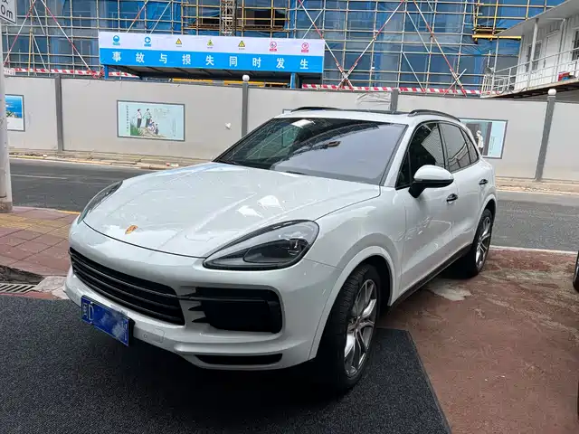 PORSCHE CAYENNE