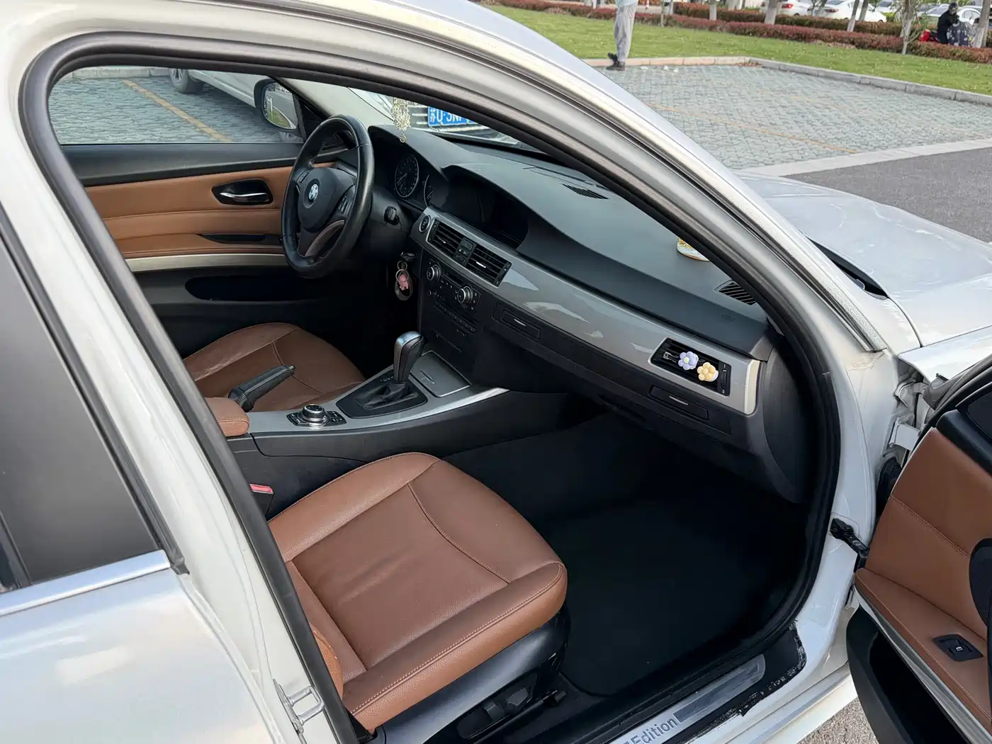 BMW 3 Series (Import) 2010 320i Luxury фото 8