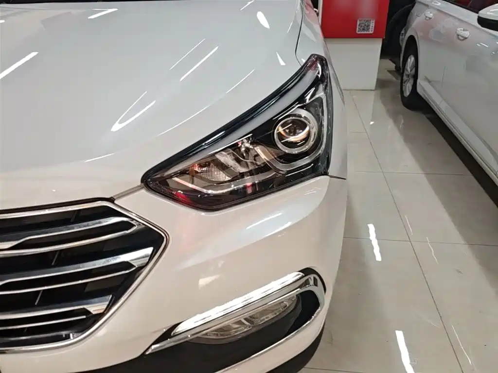 Hyundai Santa Fe 2017 2.0T Automatic 4WD Intelligent 7-Seater фото 24