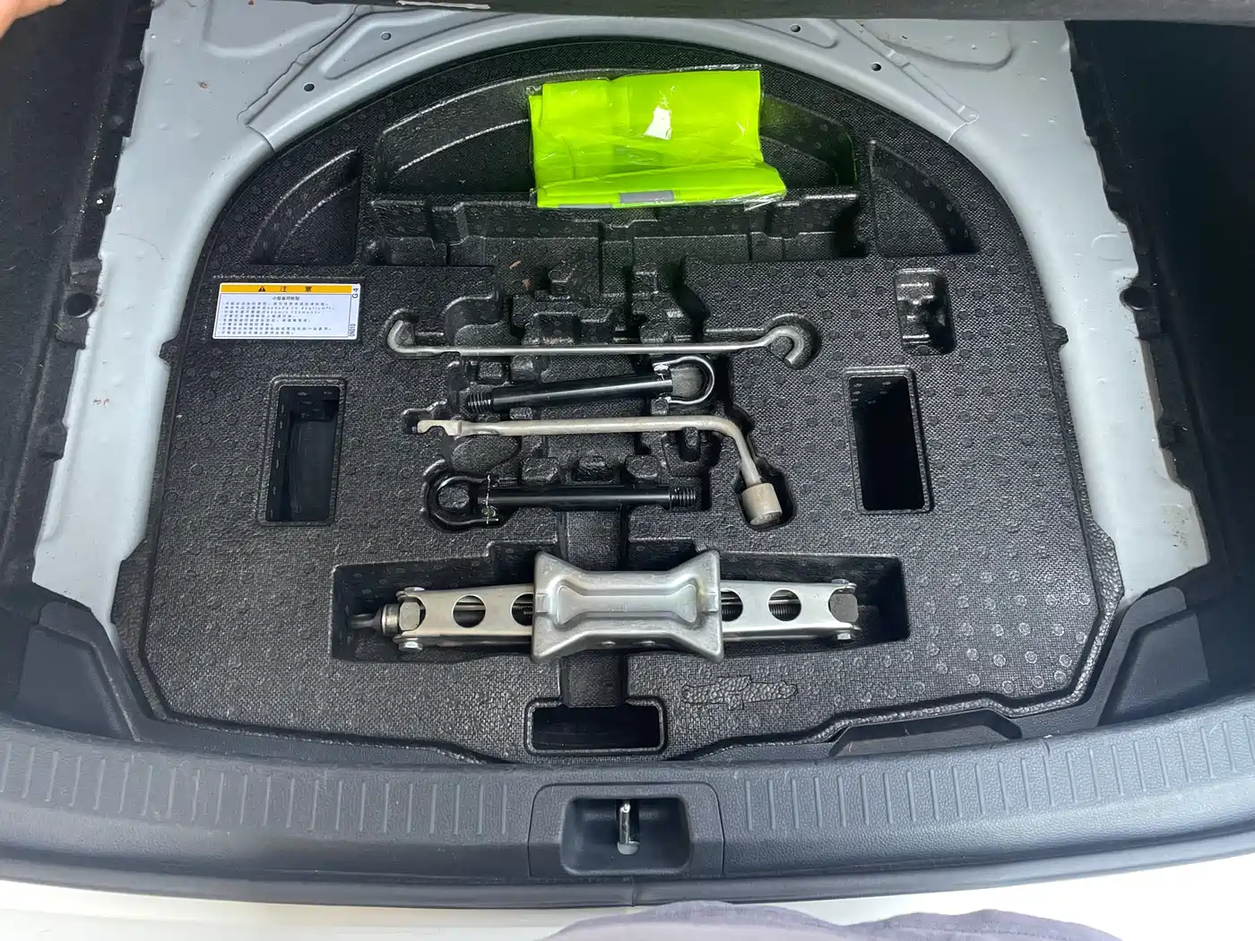 Toyota Corolla 2021 Hybrid 1.8L E-CVT Elite Edition фото 14