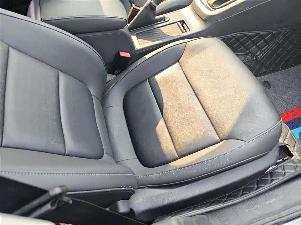 Volkswagen Sagitar 2016 230TSI 25th Anniversary Edition фото 19