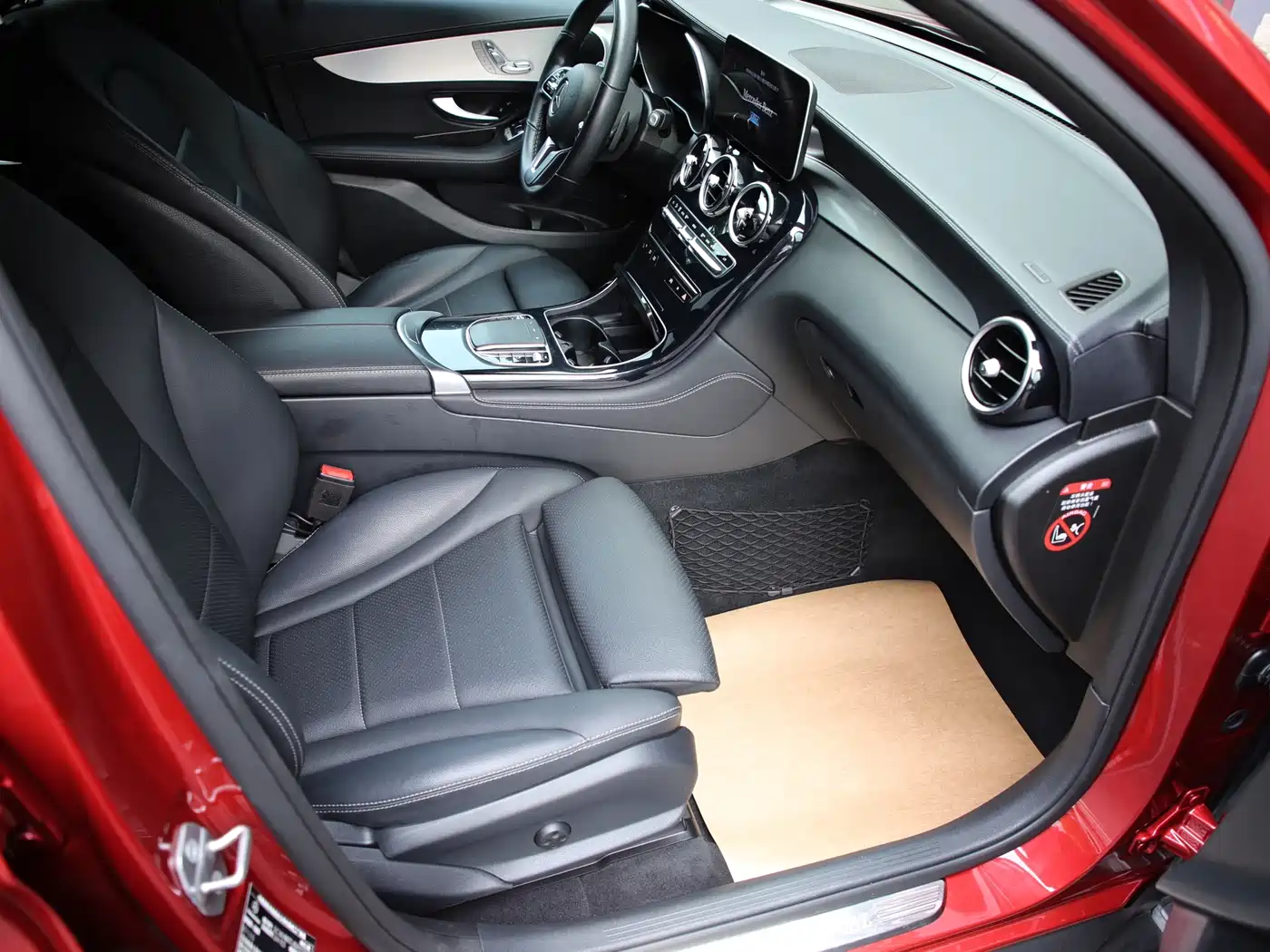 Mercedes-Benz GLC Coupe 2020 GLC 260 4MATIC Coupe SUV фото 5