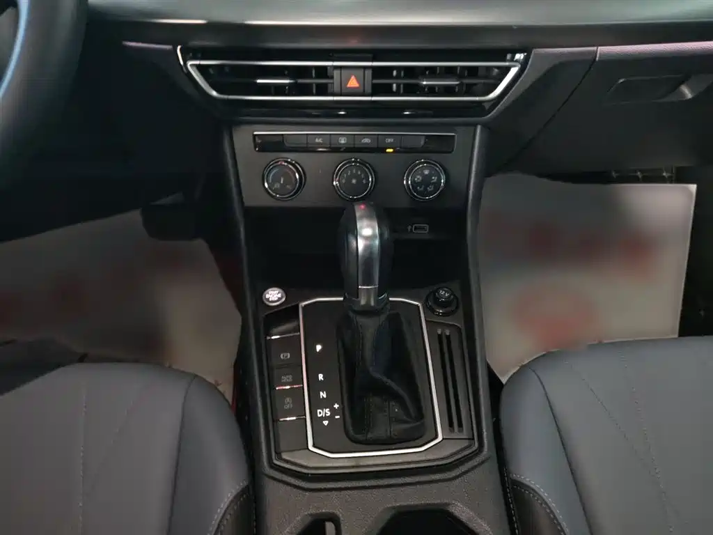 Volkswagen Lavida 2023 Facelift 1.5L Automatic 5 Million Edition фото 20