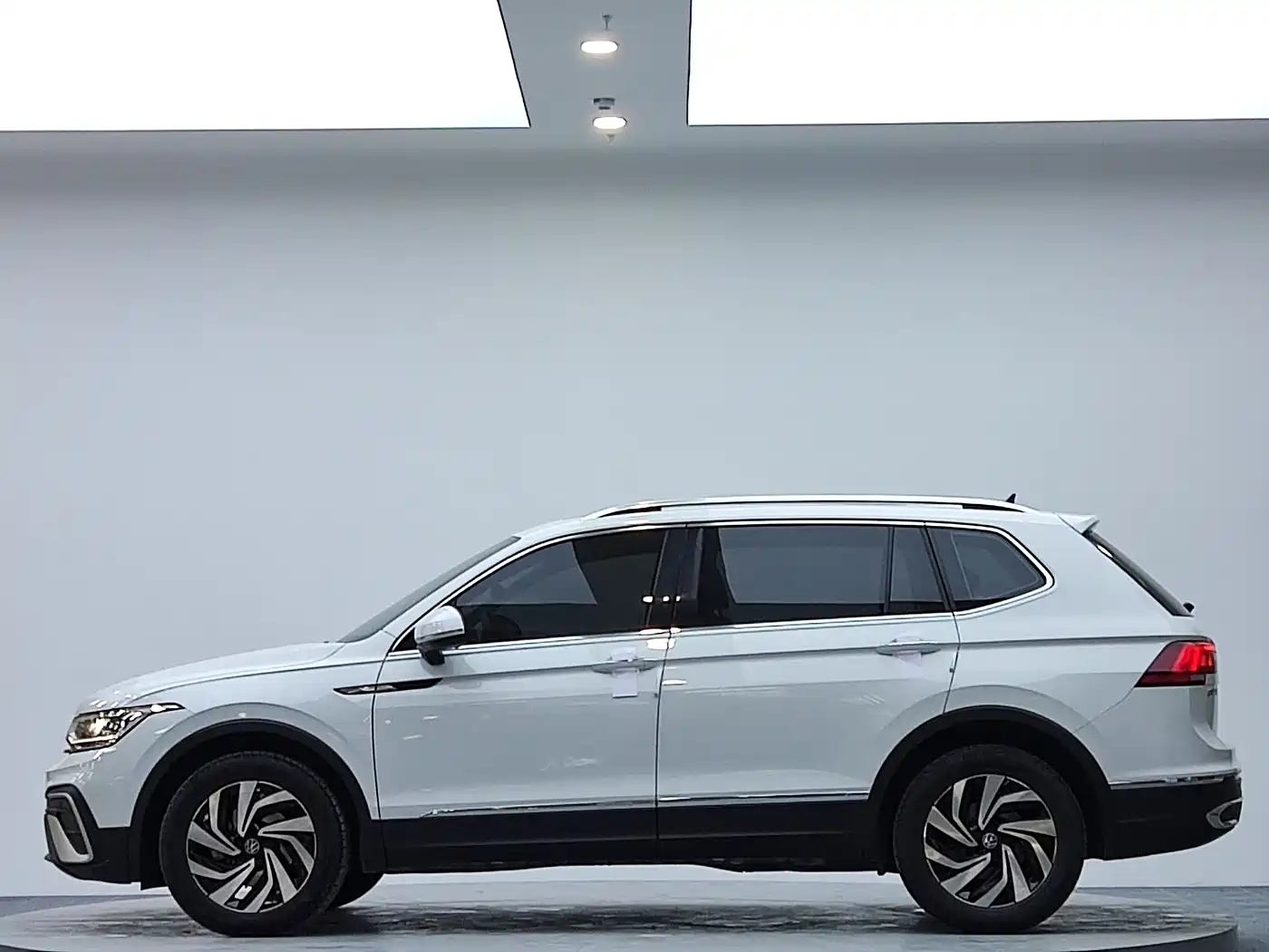 Volkswagen Tiguan L 2023 280TSI 2WD Trend Limited Edition фото 5