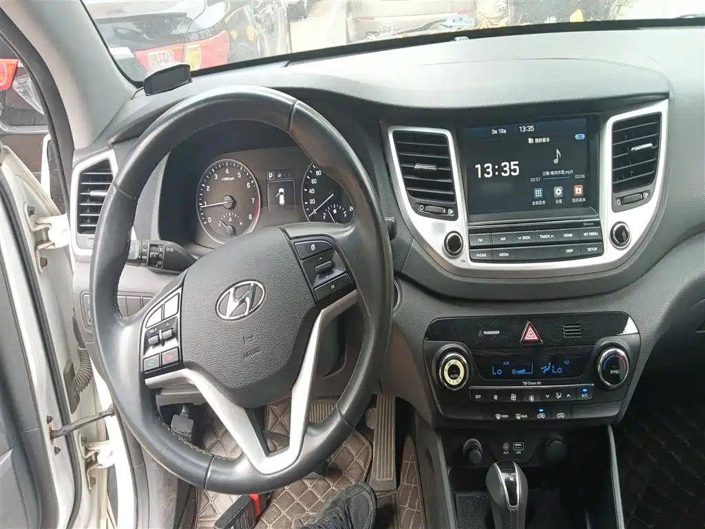 Hyundai Tucson 2015 1.6T Dual Clutch 2WD Smart фото 10
