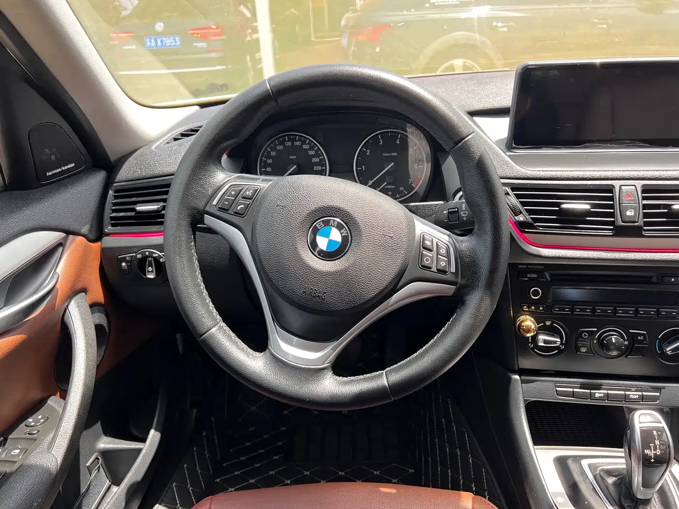 BMW X1 2015 Model sDrive18i Fashion Advanced Edition фото 15