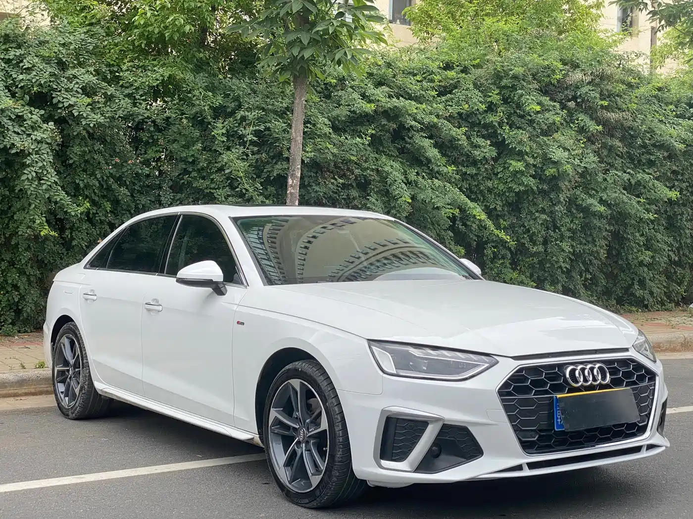 Audi A4L 2020 40 TFSI Fashion Dynamic Edition фото 3