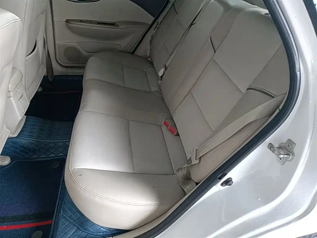 Buick Excelle 2015 1.5L Manual Classic фото 17