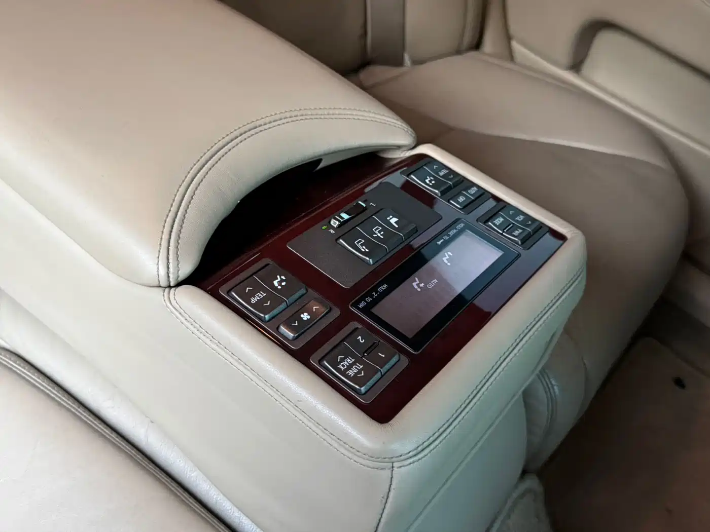 Lexus LS 2006 460L фото 7