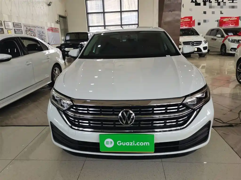 Volkswagen Sagitar 2025 300TSI DSG Flying Leap Edition фото 3
