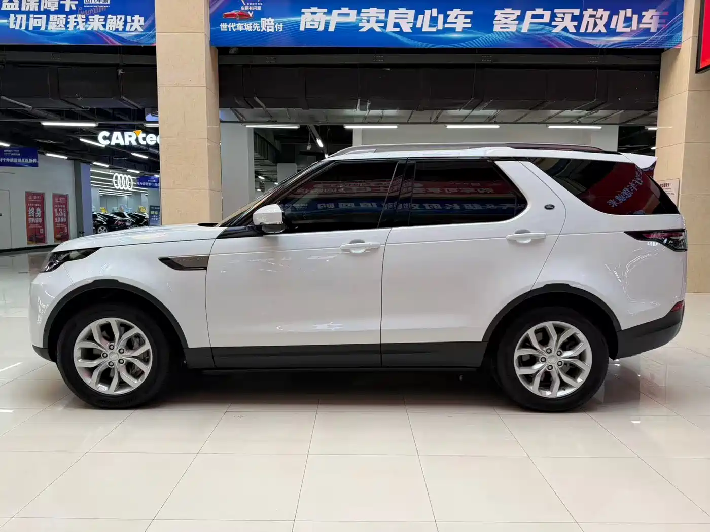 Land Rover Discovery 2019 3.0 SC V6 SE фото 8