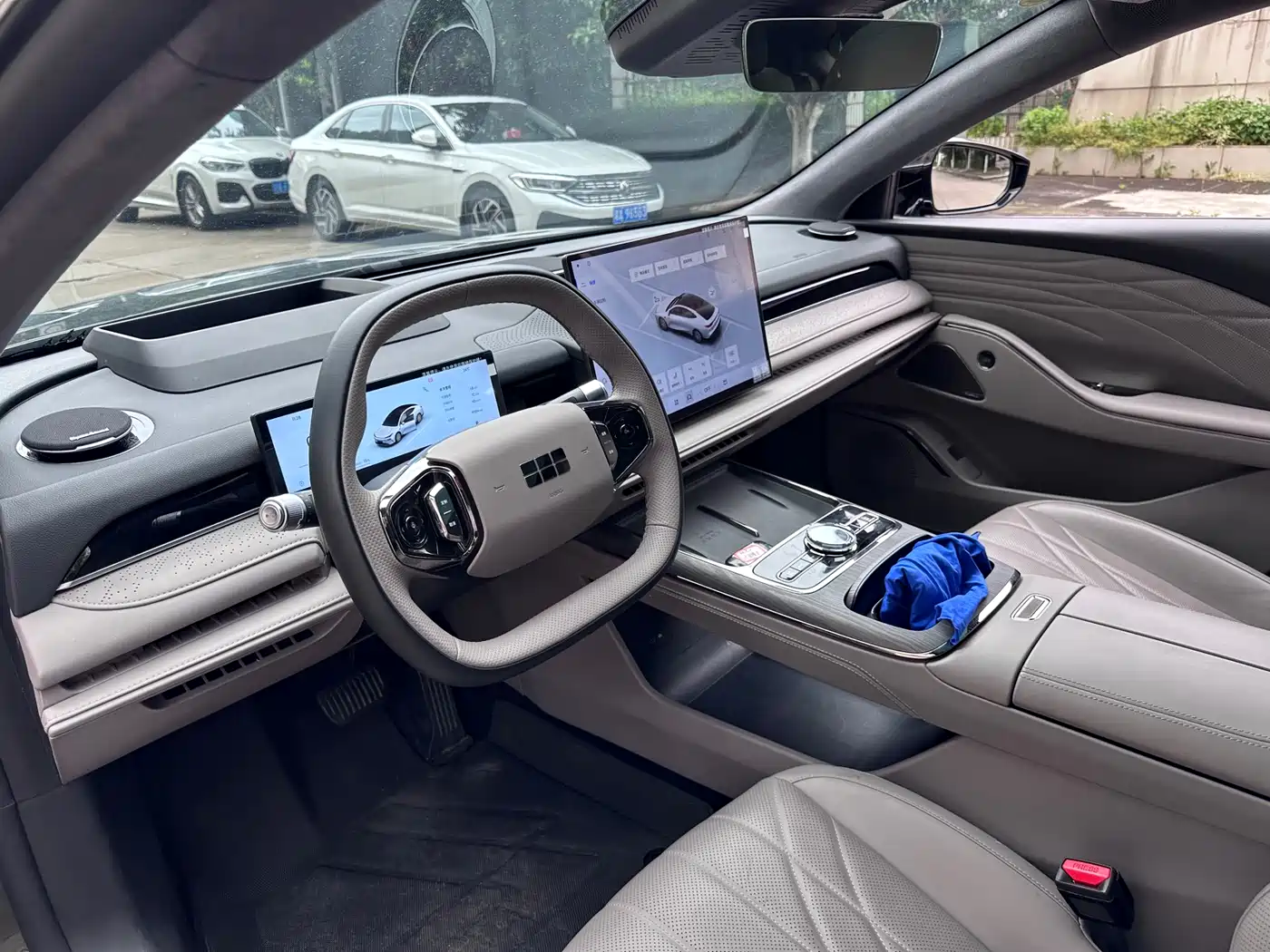 Geely Galaxy Galaxy Xingyao 8 2025 Model 60km EM-i Luxury Edition фото 4