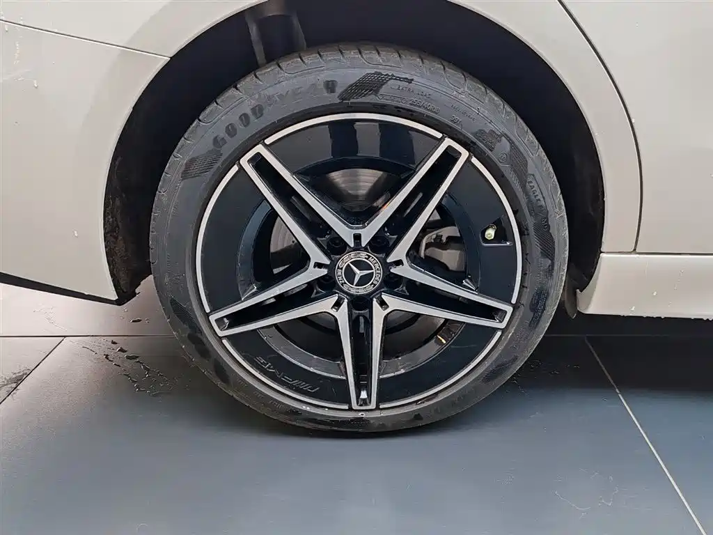 Mercedes-Benz C-Class 2024 Facelift C 260 L Moonlight Sport фото 8