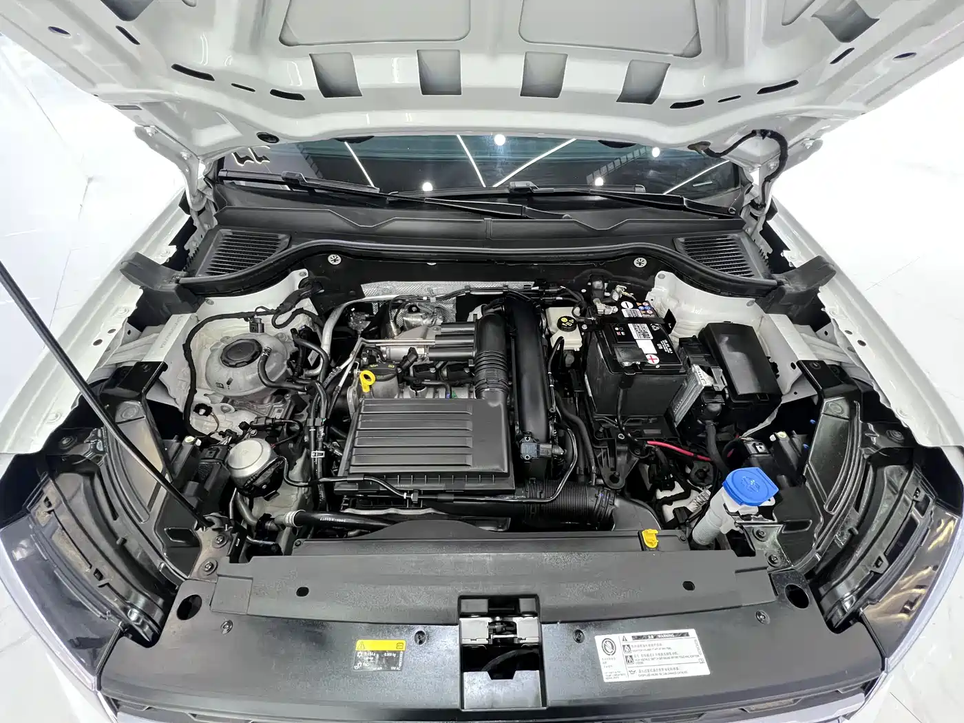 Volkswagen Tharu 2022 280TSI FWD Luxury Edition фото 19