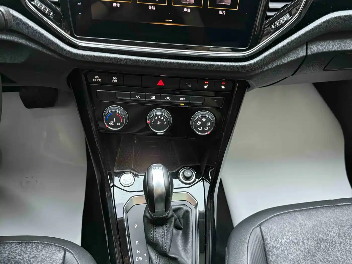 Volkswagen T-ROC 2022 280TSI DSG 2WD Comfort PLUS фото 12
