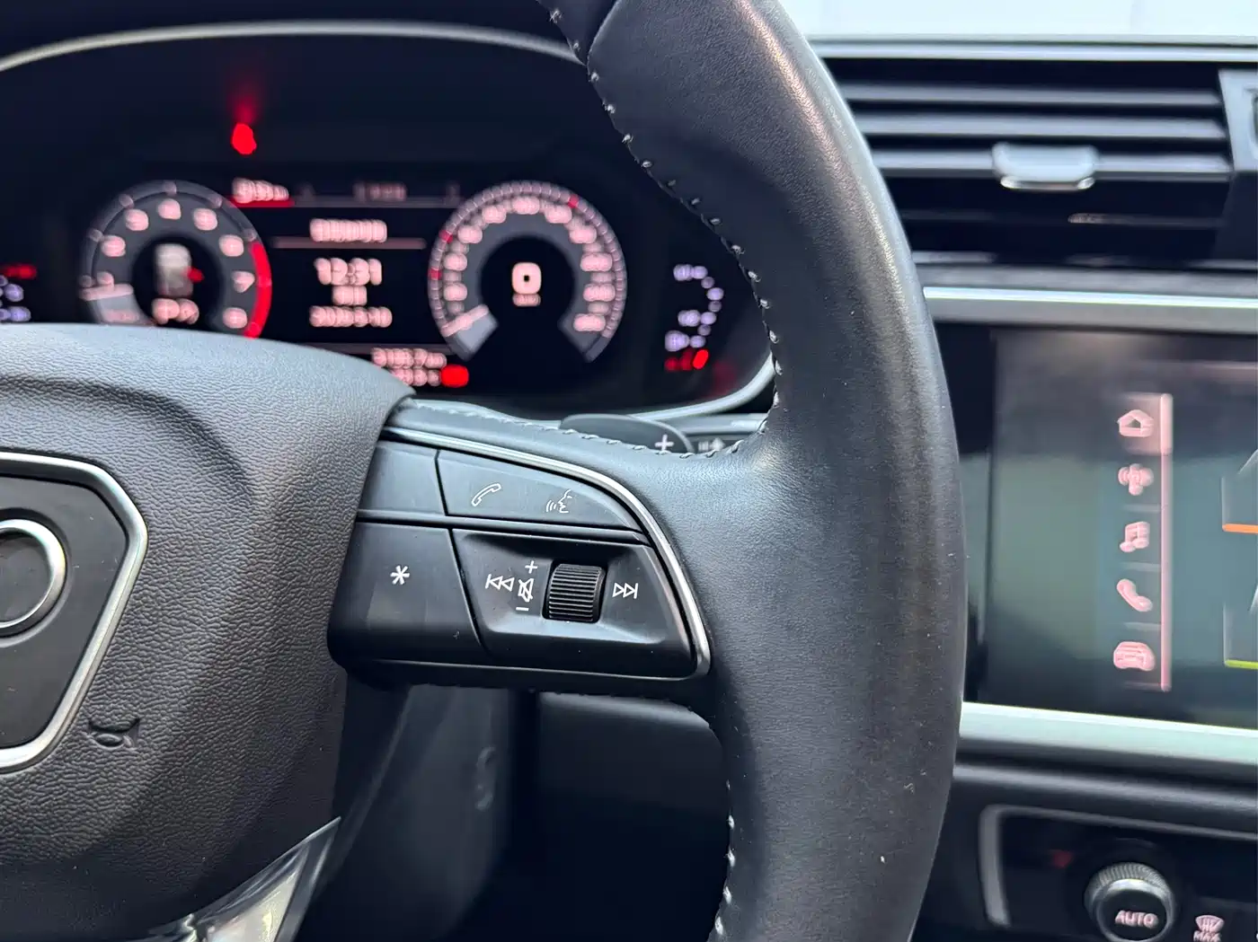 Audi Q3 2019 40 TFSI Fashion Dynamic фото 31