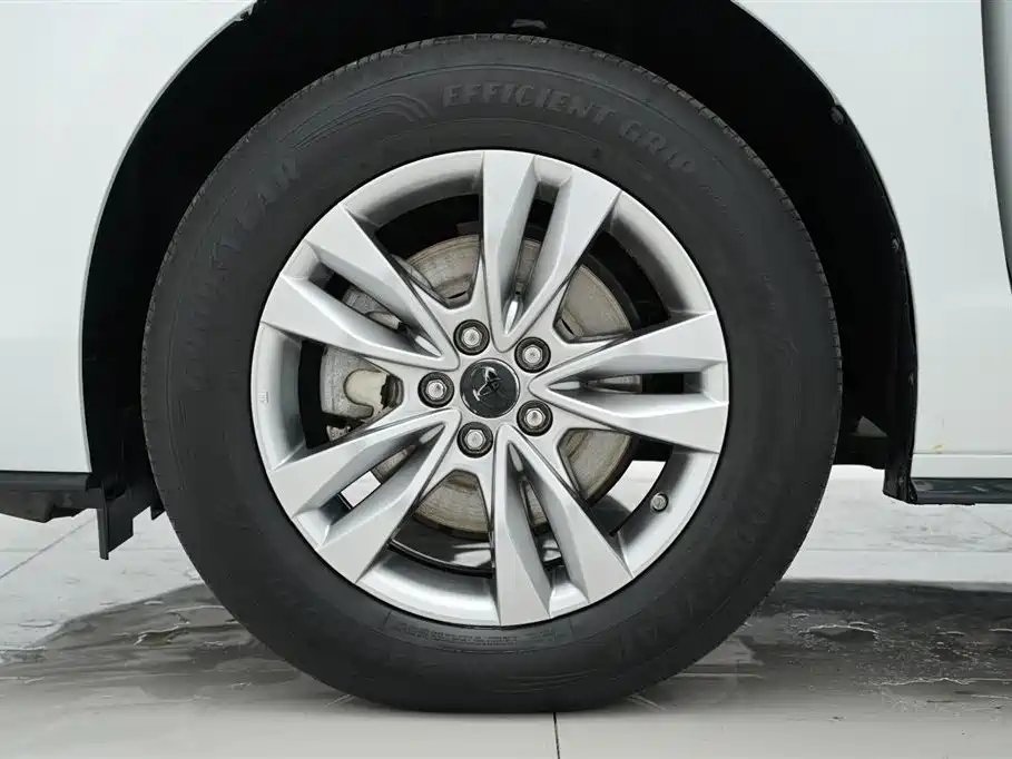 Toyota Sienna 2021 2.5L Hybrid Ultimate Edition фото 32
