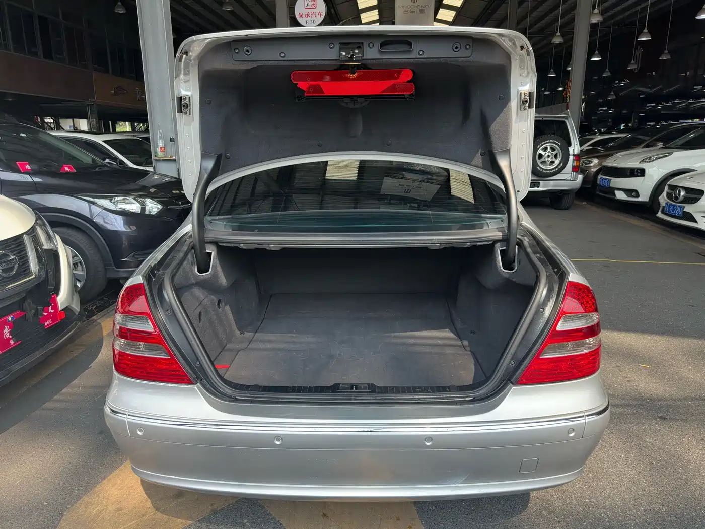 Mercedes-Benz E-Class (Import) 2004 E 240 фото 6