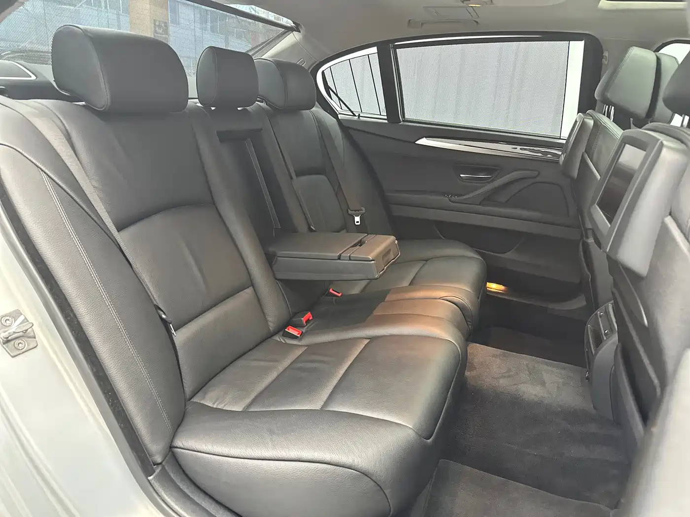 BMW 5 Series 2011 535Li Luxury фото 37