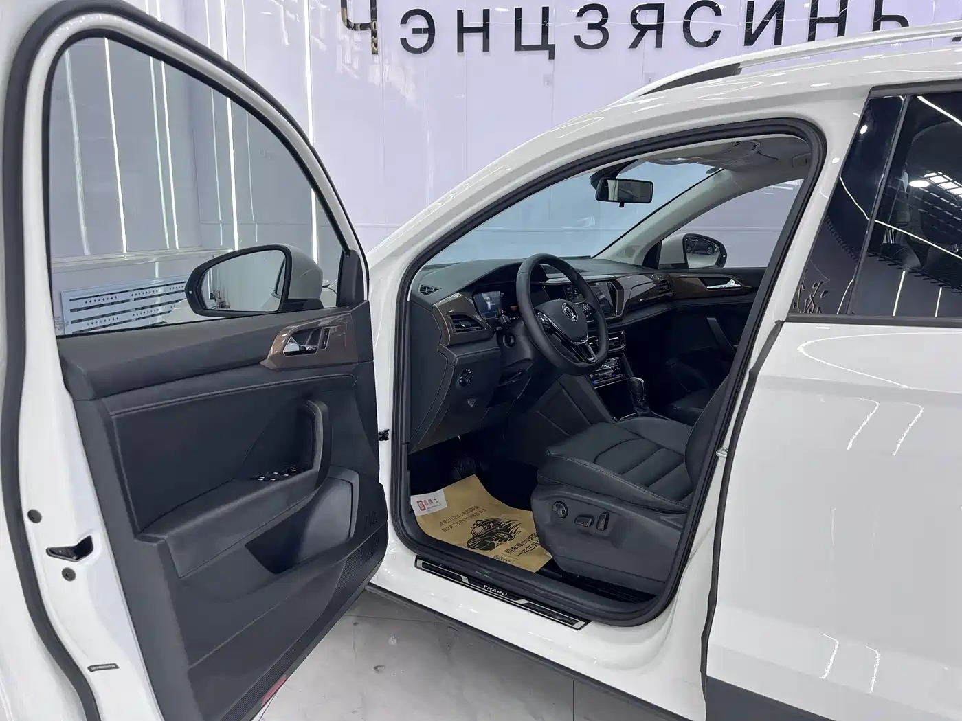 Volkswagen Tharu 2022 280TSI FWD Luxury Edition фото 7