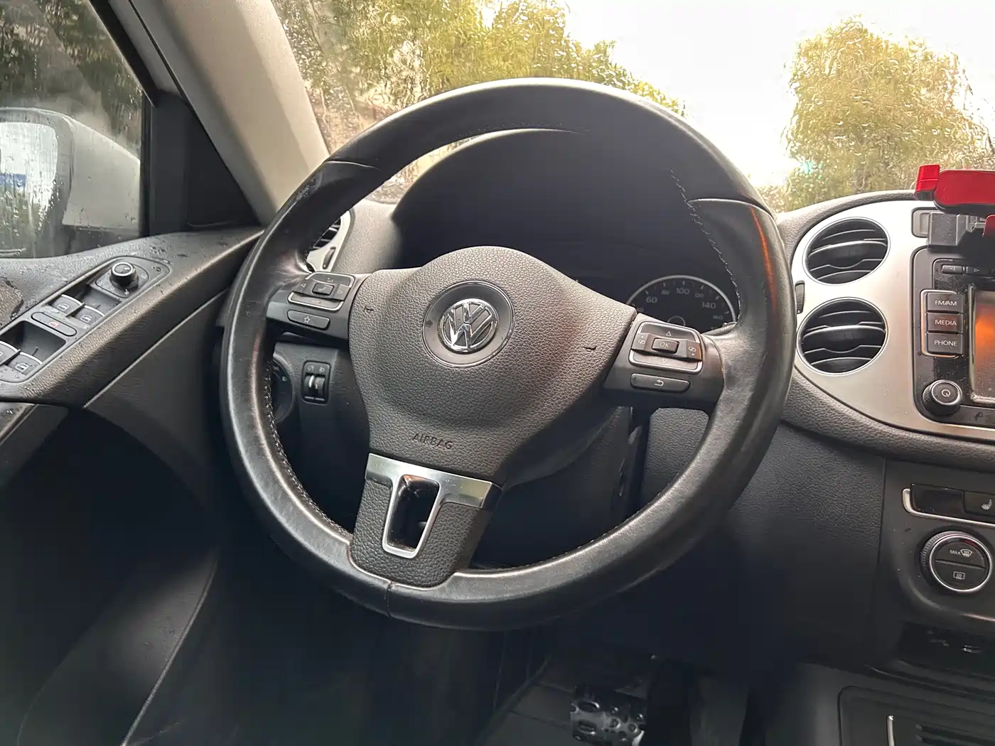 Volkswagen Tiguan 2015 1.8TSI Automatic 2WD Trendline фото 13
