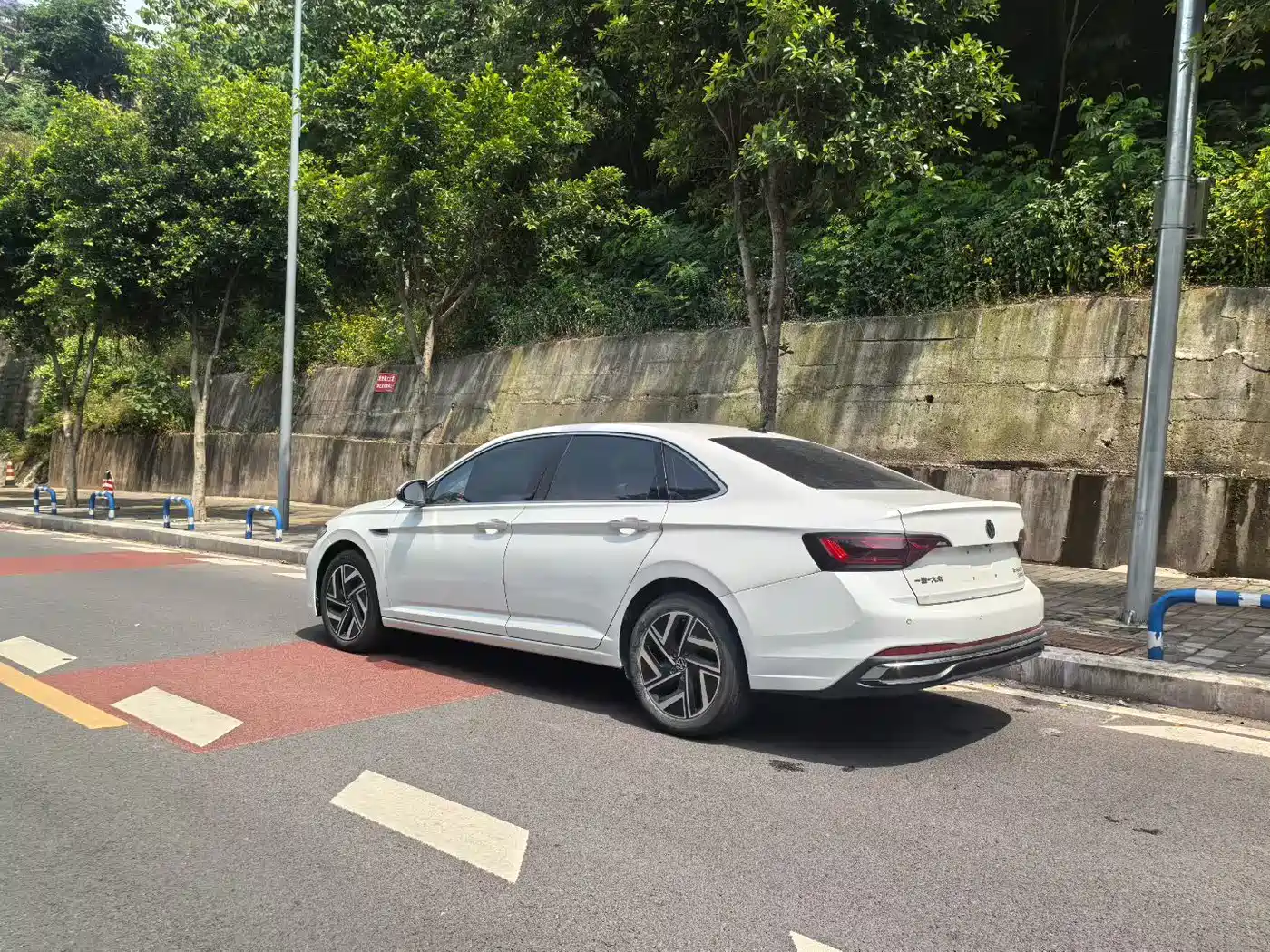 Volkswagen Sagitar 2025 300TSI DSG Surpass Edition фото 7