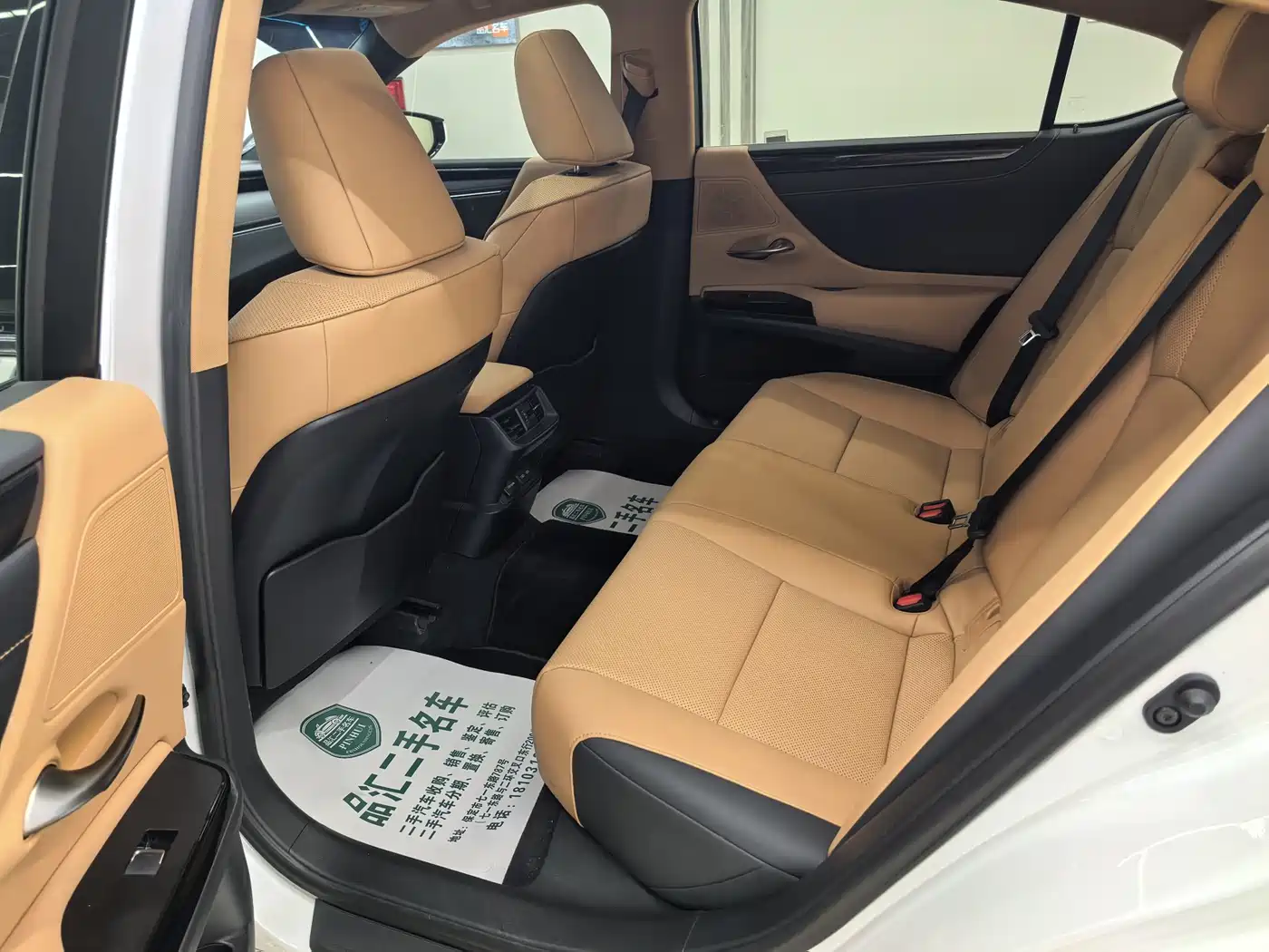 Lexus ES 2023 200 Excellence Edition фото 9