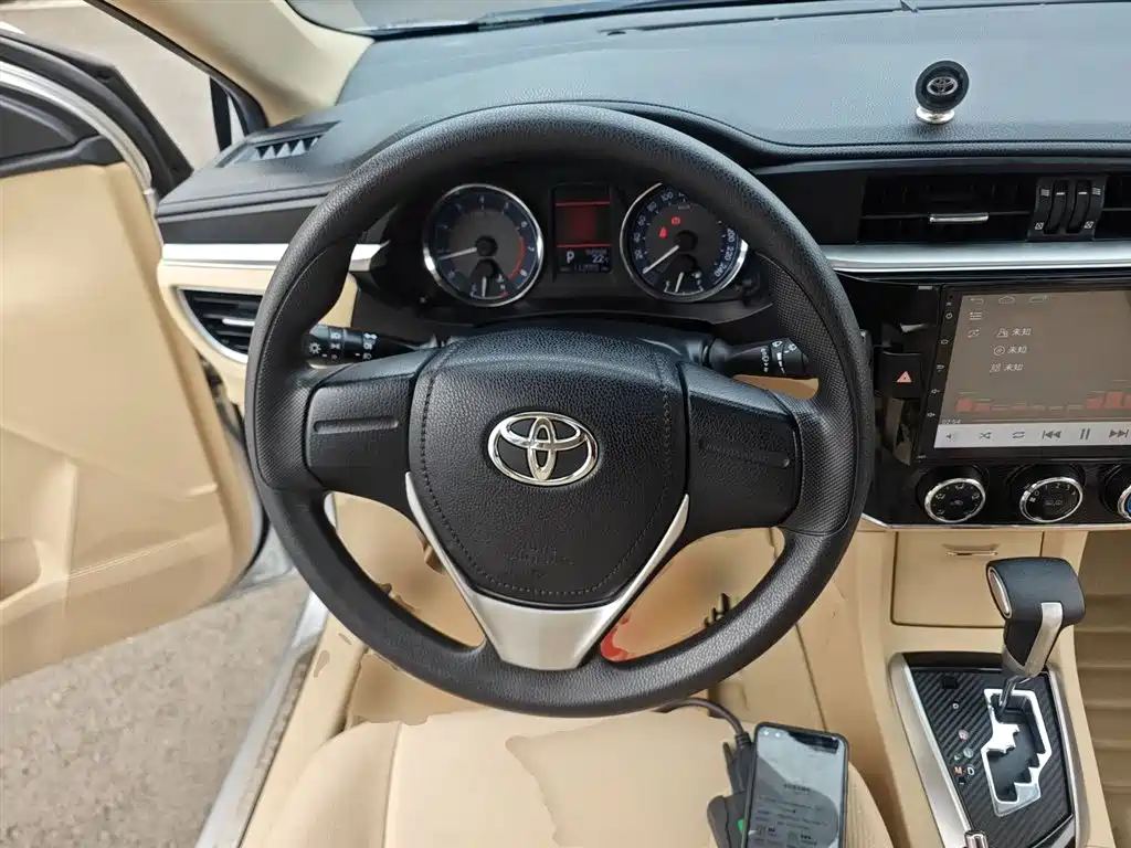Toyota Corolla 2014 1.6L CVT GL-i фото 11