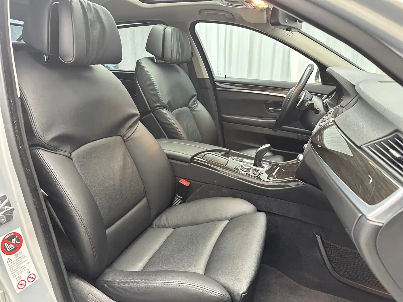 BMW 5 Series 2011 535Li Luxury фото 48