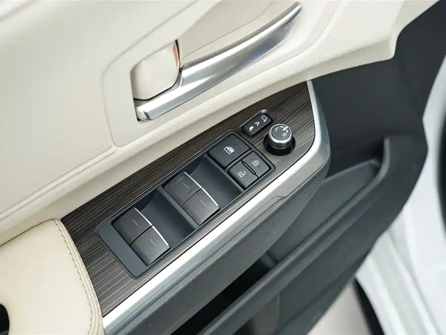 Toyota Sienna 2021 2.5L Hybrid Ultimate Edition фото 9