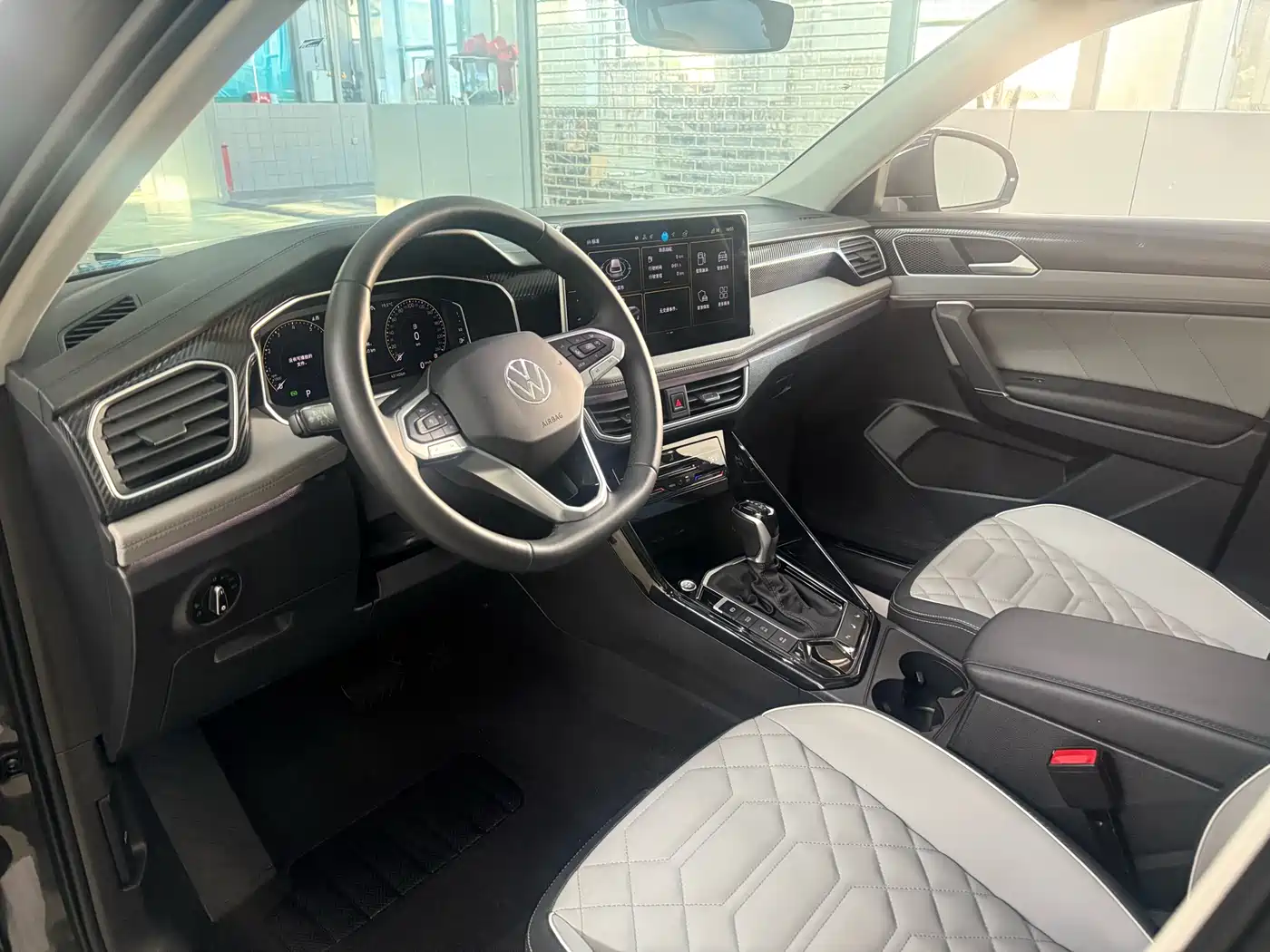 Volkswagen Tayron 2023 300TSI 2WD Luxury Plus Advanced Edition фото 6