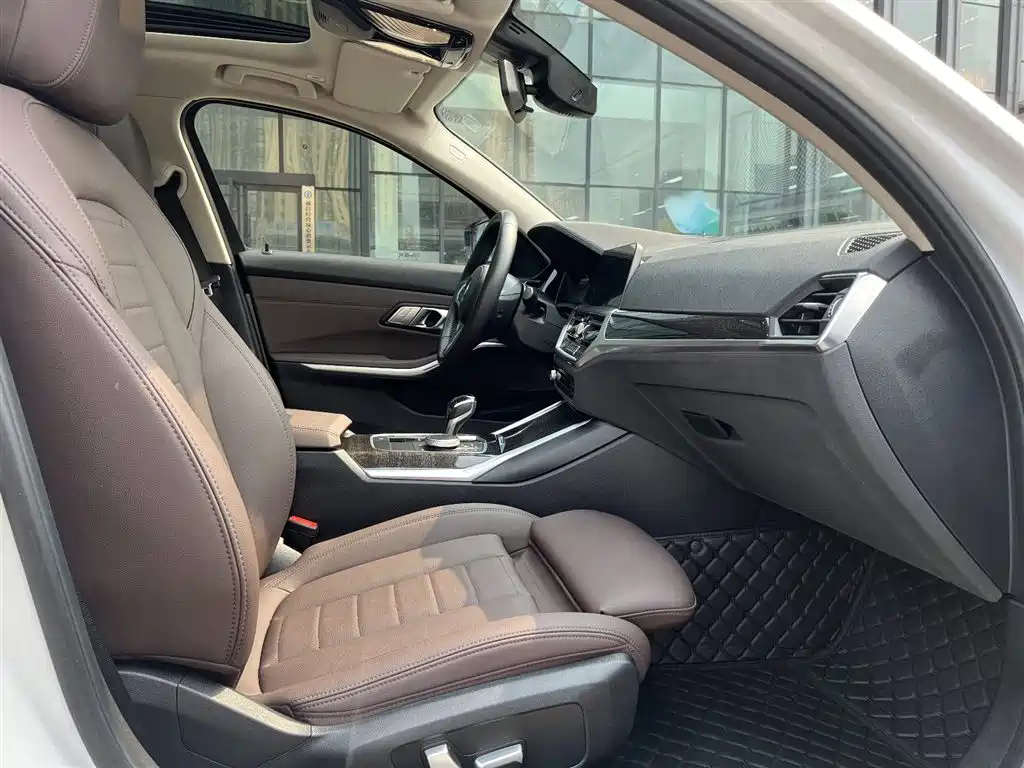 BMW 3 Series 2020 Facelift 325Li Launch Edition фото 30