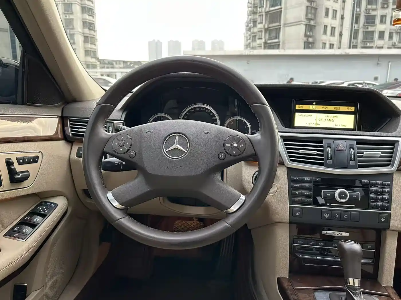 Mercedes-Benz E-Class 2011 E 260 L CGI Fashion фото 15