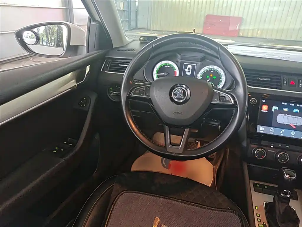 Škoda Octavia 2018 TSI230 DSG Luxury Edition фото 11