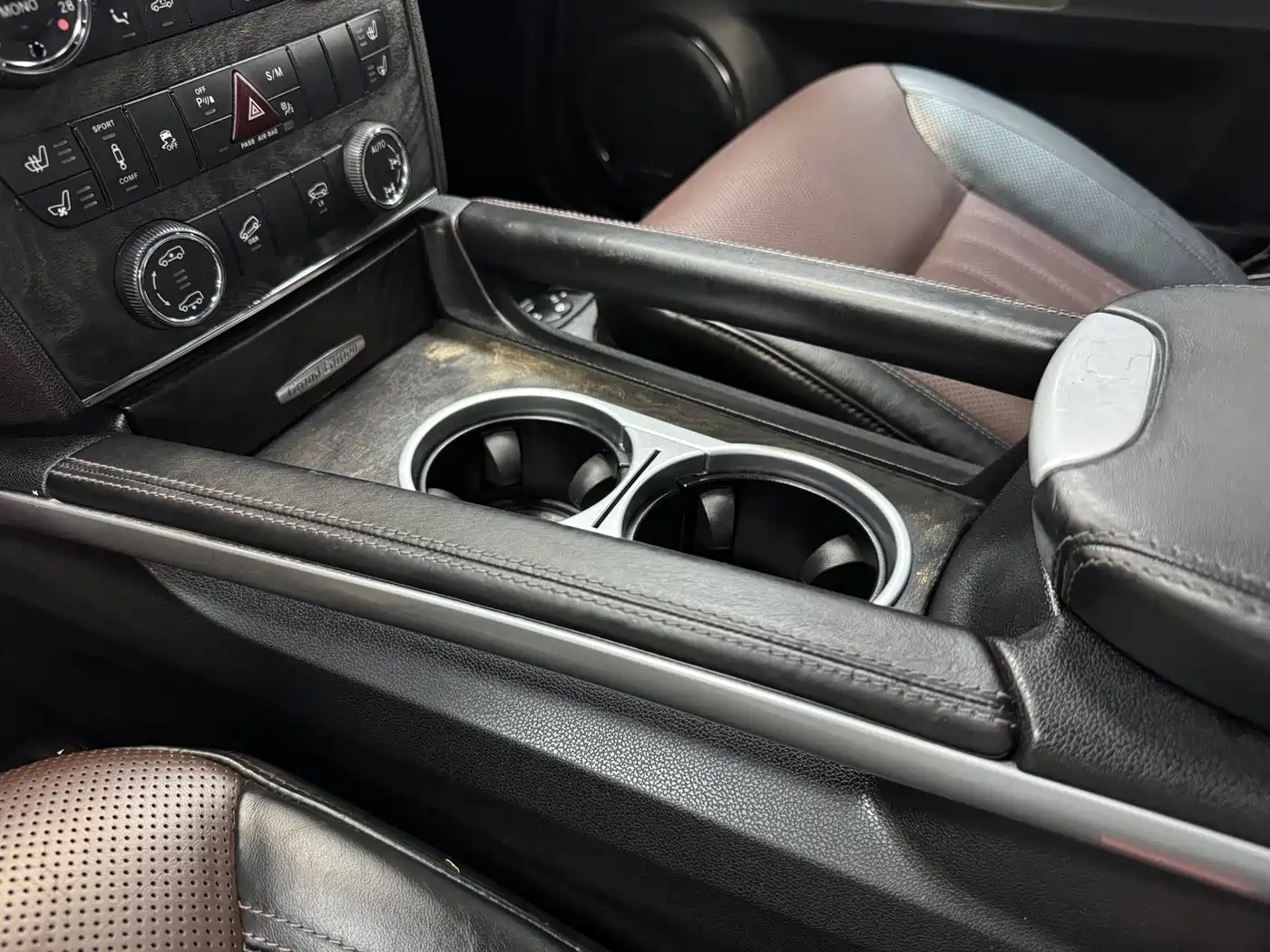 Mercedes-Benz GL-Class 2011 GL 450 Prestige Grand Edition фото 41