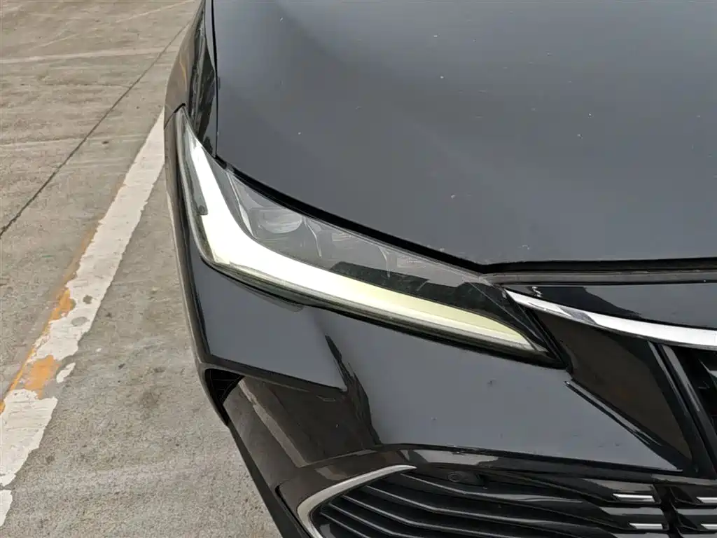 Toyota Avalon 2023 2.0L XLE Premium Edition фото 13