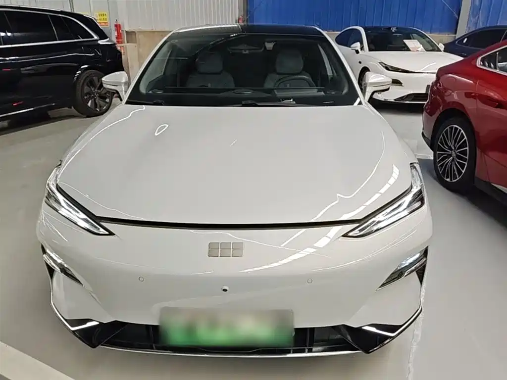 Geely Galaxy Galaxy E8 2025 700km Long Voyage Smart Drive Edition фото 3