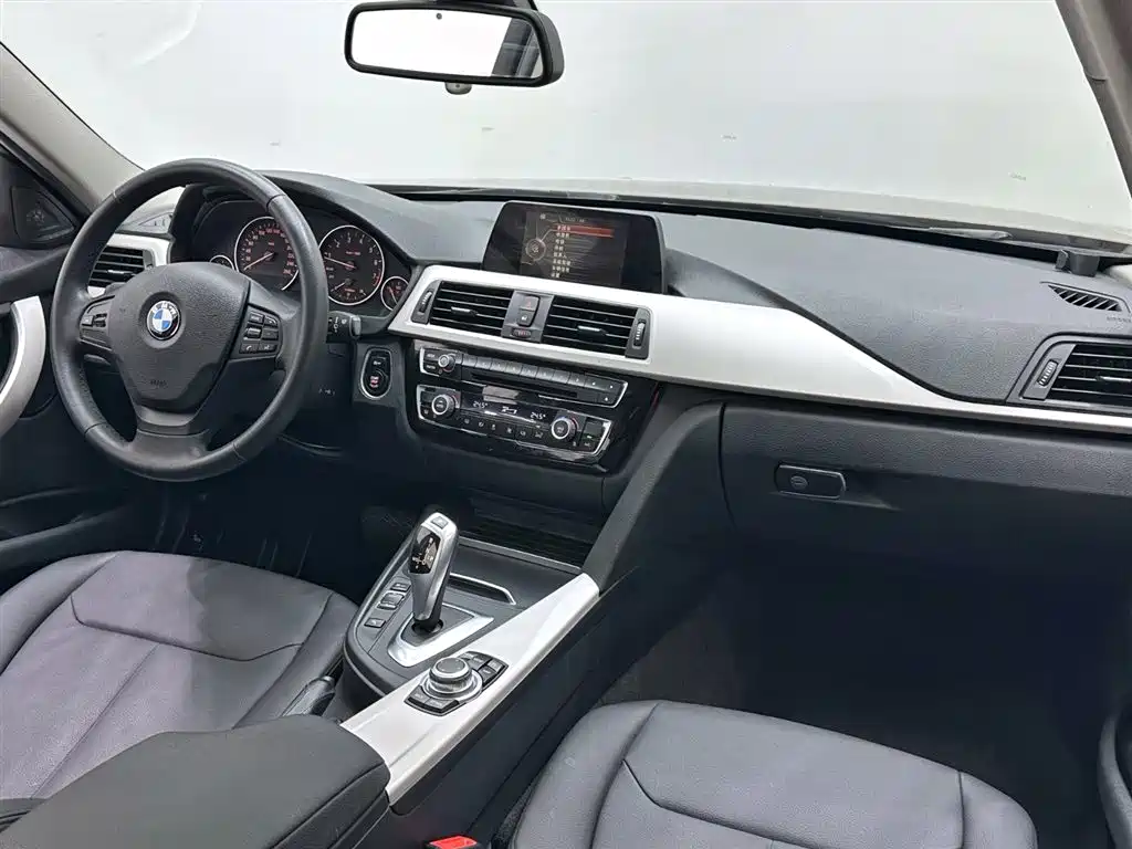 BMW 3 Series 2016 320Li Fashion Model фото 12