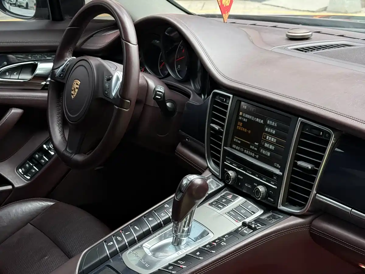 Porsche Panamera 2013 Panamera Platinum Edition 3.6L фото 34