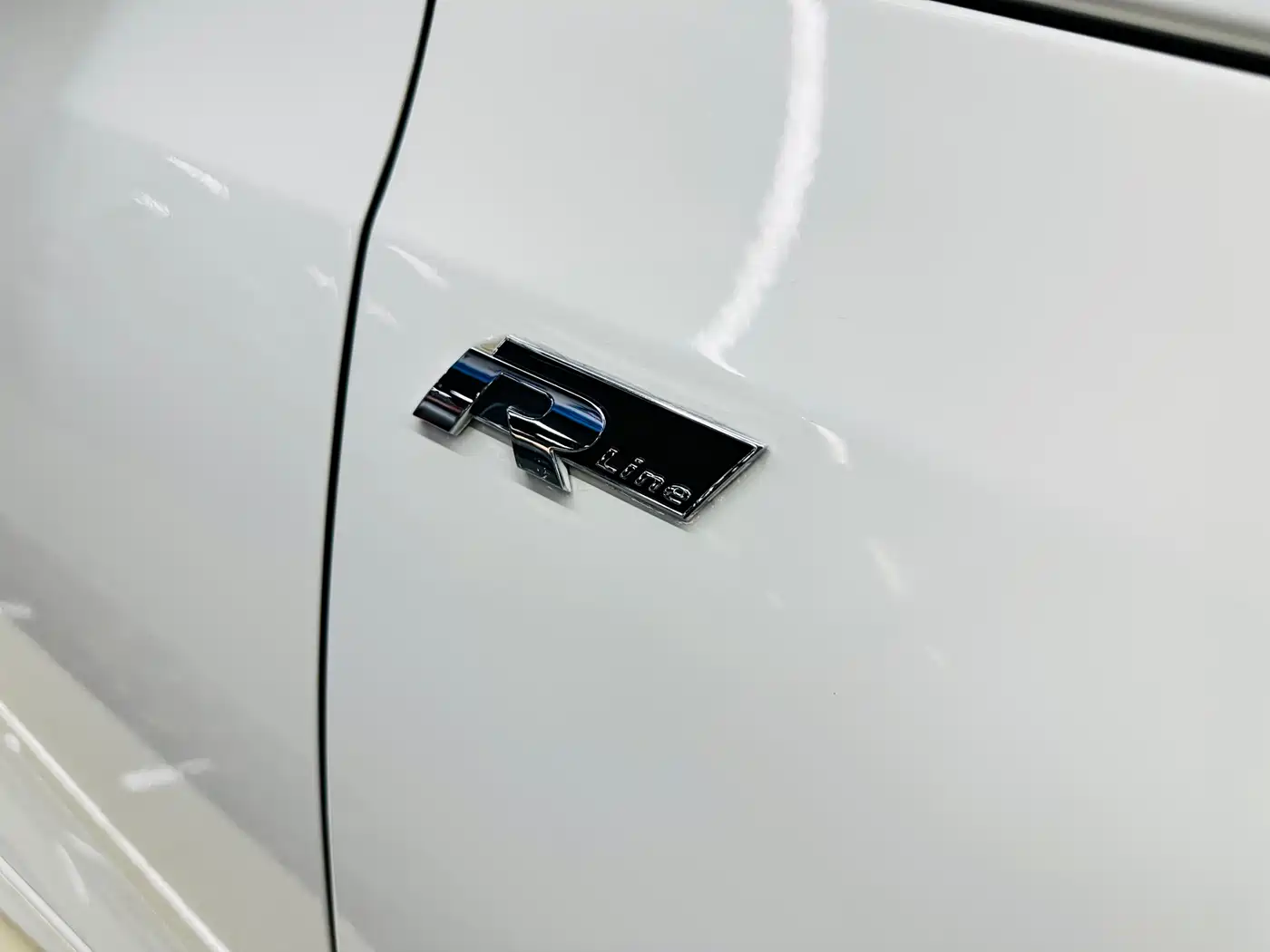 Volkswagen Scirocco 2011 2.0TSI R-Line фото 13
