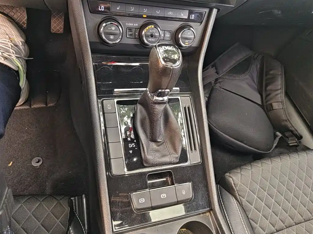 Škoda Superb 2016 TSI280 DSG Pioneer Edition фото 14