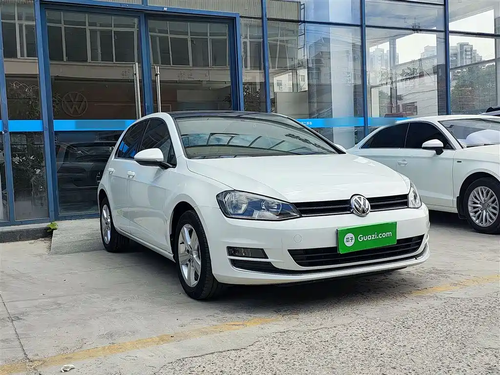 Volkswagen Golf 2016 230TSI Automatic Comfort фото 4