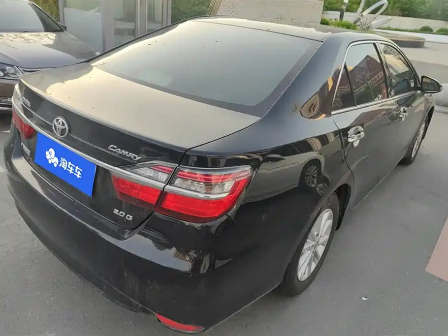 Toyota Camry 2015 2.0G Leading Edition фото 3