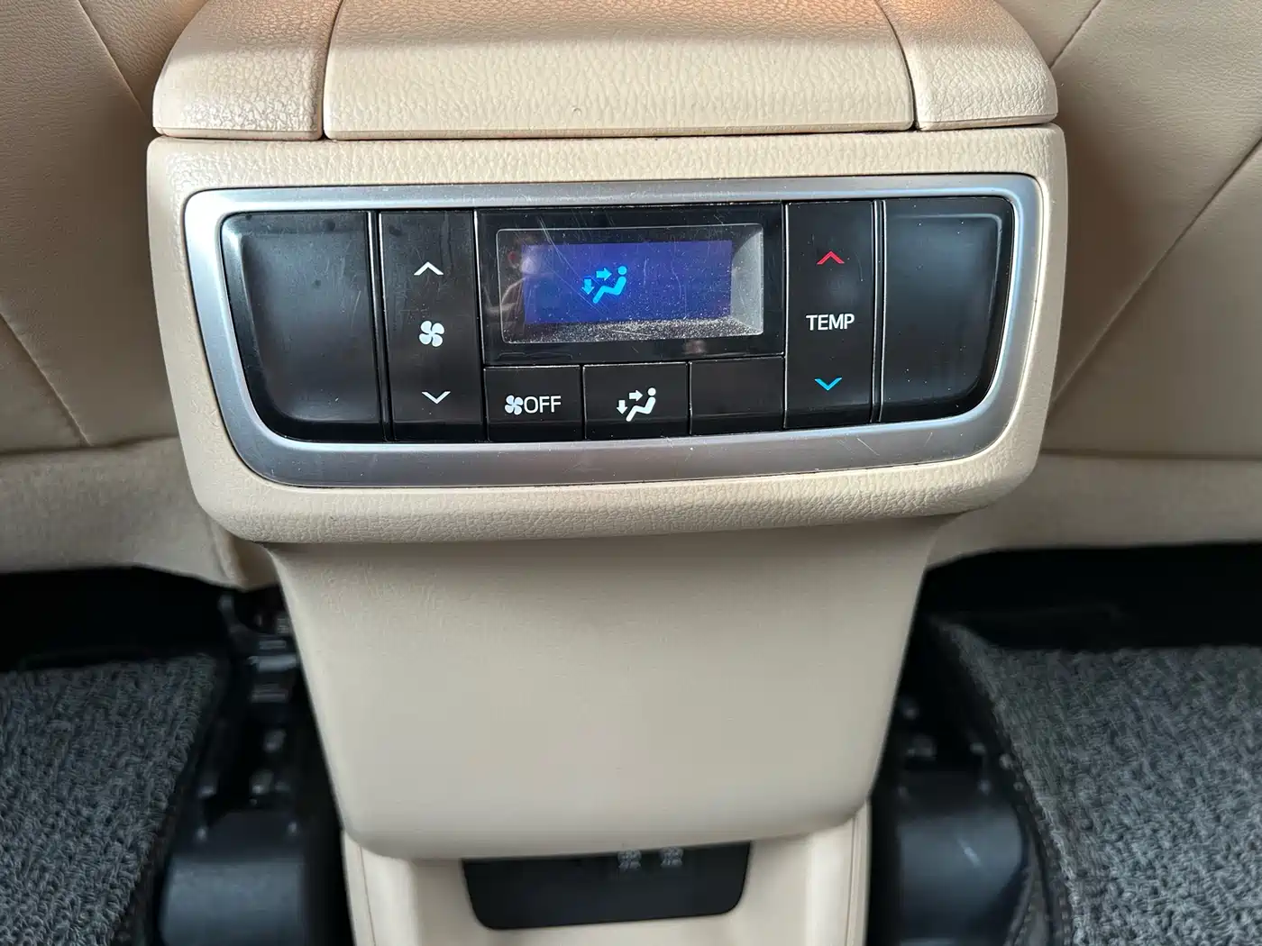 Toyota Highlander 2018 2.0T 2WD Elite 7-seater (China V) фото 32