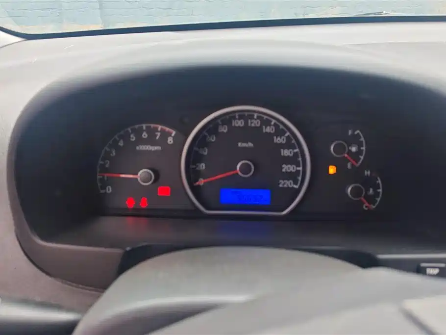 Hyundai Elantra 2011 1.6L Manual Comfort фото 14