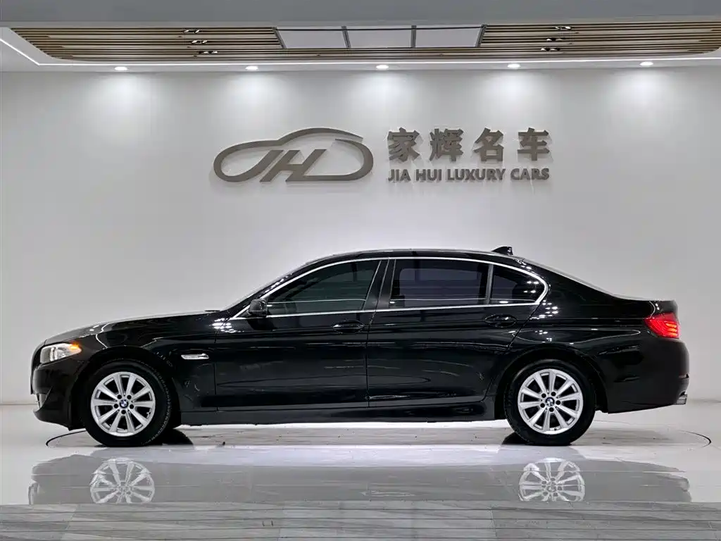BMW 5 Series 2012 523Li Luxury фото 4