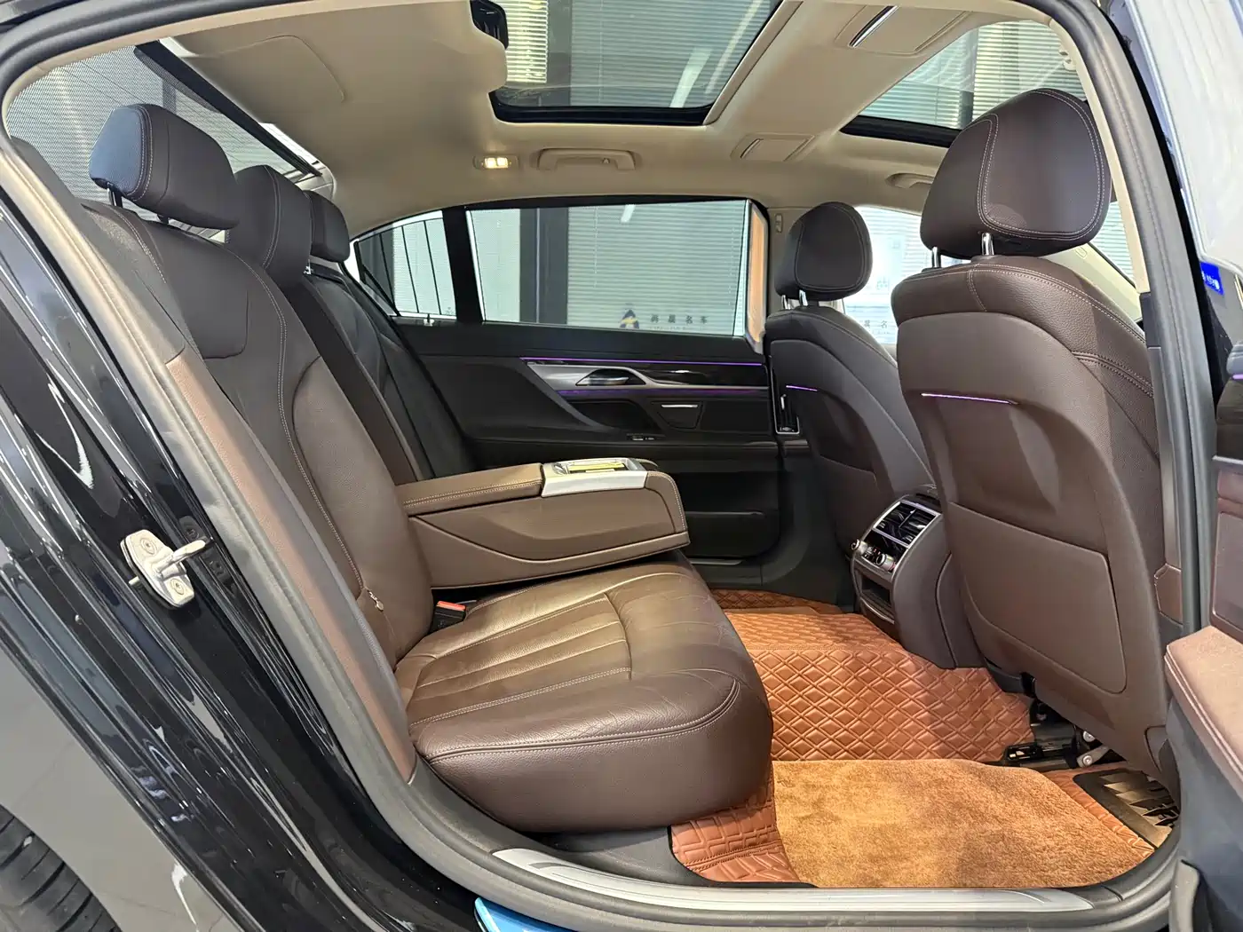 BMW 7 Series 2016 730Li Leading фото 11