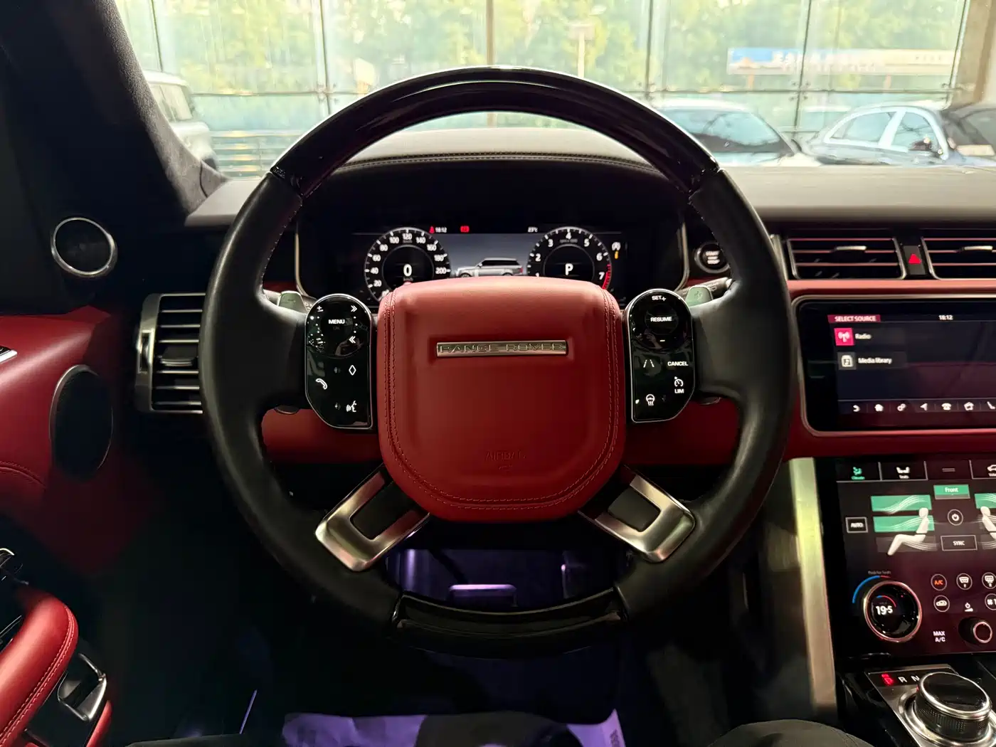Land Rover Range Rover 2022 3.0 L6 400PS Prestige Genesis Extended Edition фото 14