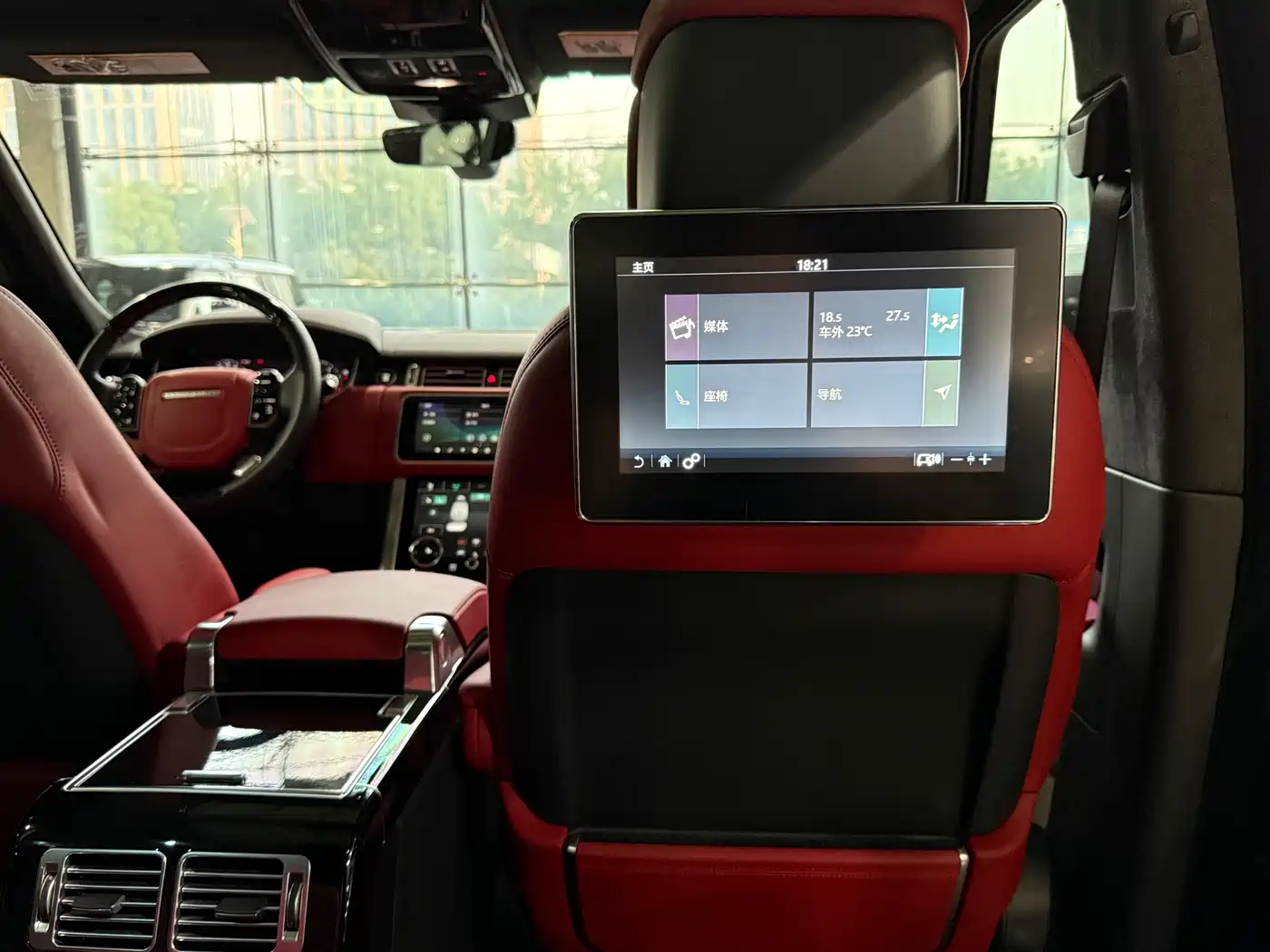 Land Rover Range Rover 2022 3.0 L6 400PS Prestige Genesis Extended Edition фото 24