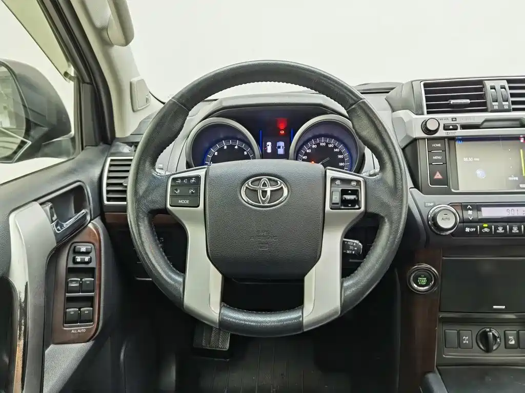 Фото 11 - Toyota Prado